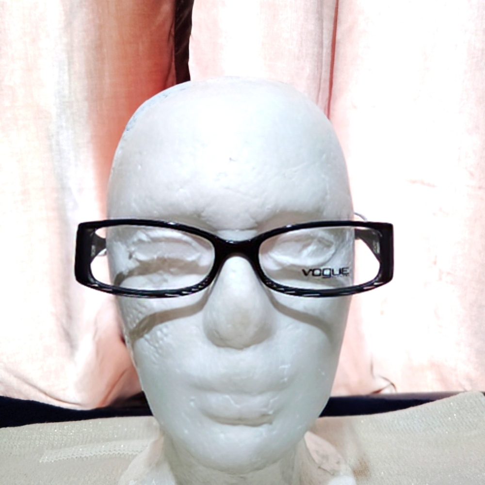 VOGUE EYEWEAR